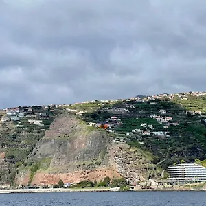 Zeza's Sky Appartement Calheta (Madeira)